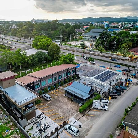 Tobedzz Hotel Ranong Bagian luar foto