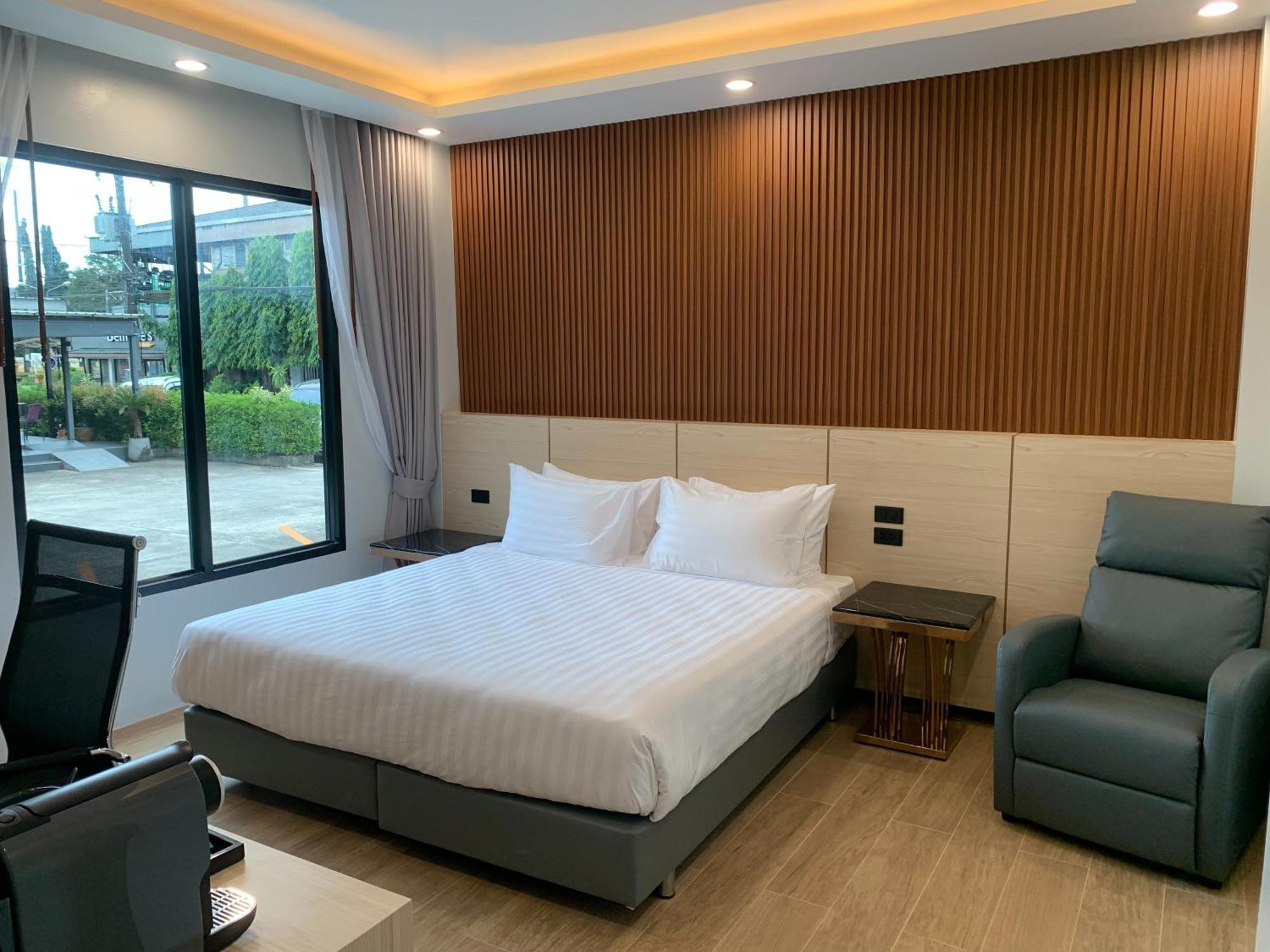 Tobedzz Hotel Ranong Bagian luar foto