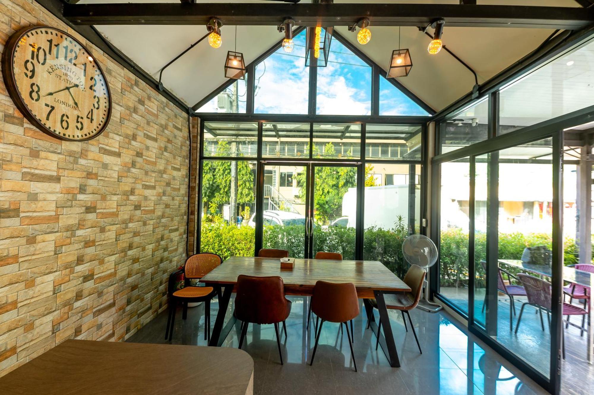 Tobedzz Hotel Ranong Bagian luar foto